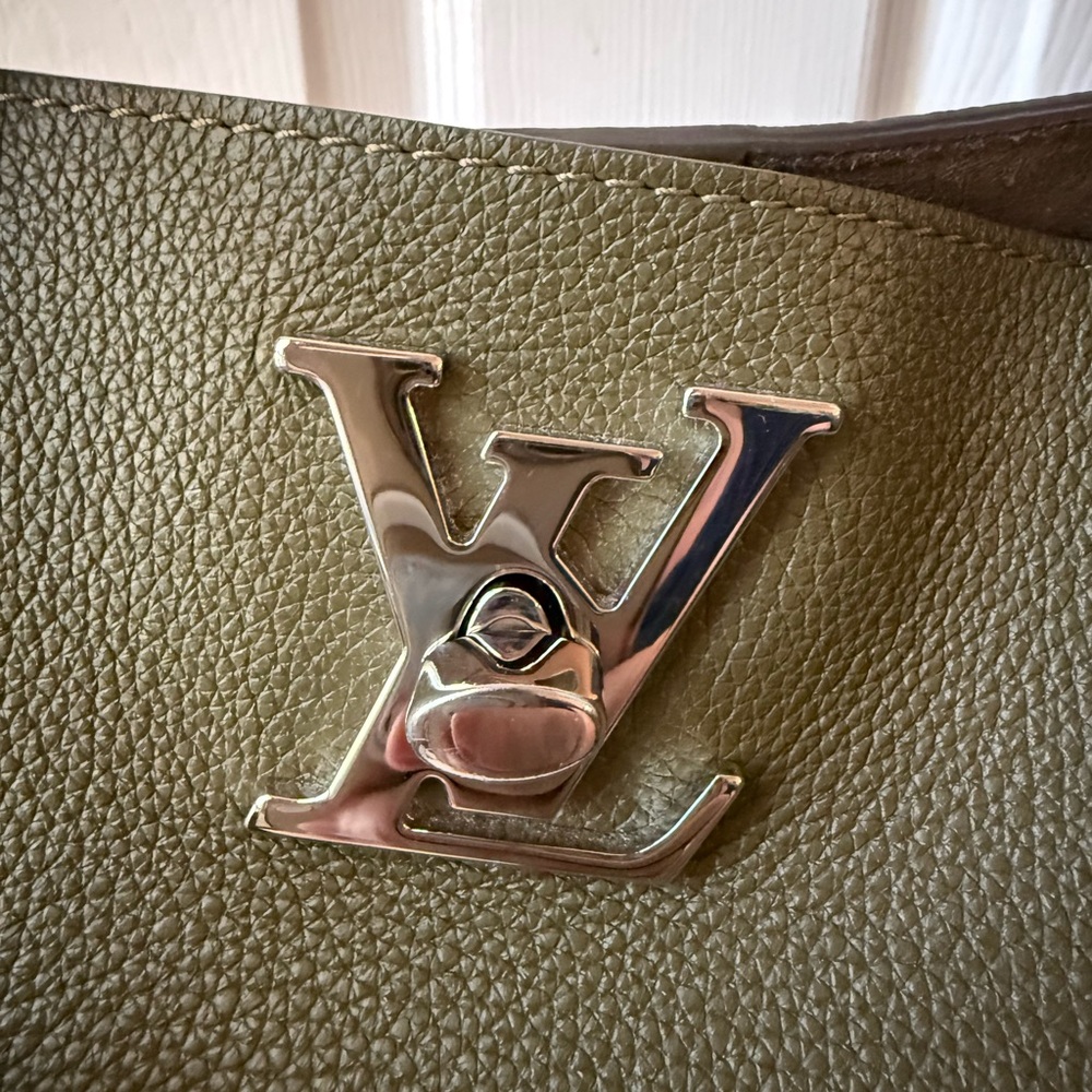 Louis Vuitton Lockme Go Tote Khaki Olive Noir pebbled Leather - Picture 5 of 16